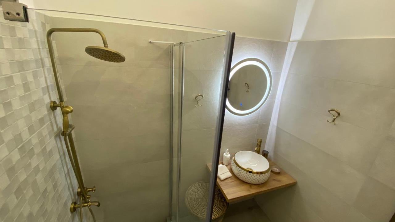 Patras Golden Suite Exterior foto
